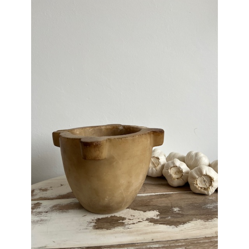 Oude marmeren vijzel